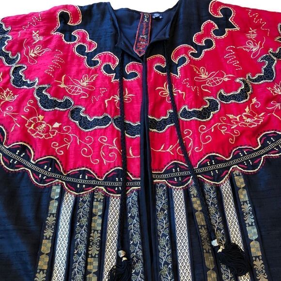 𝅺ja Resorts Vintage 80’s Silk Tassel Kimono Jacket EUC - Picture 3 of 11